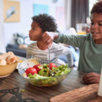 How to Provide Your Kids With a Natural and Healthy Lifestyle